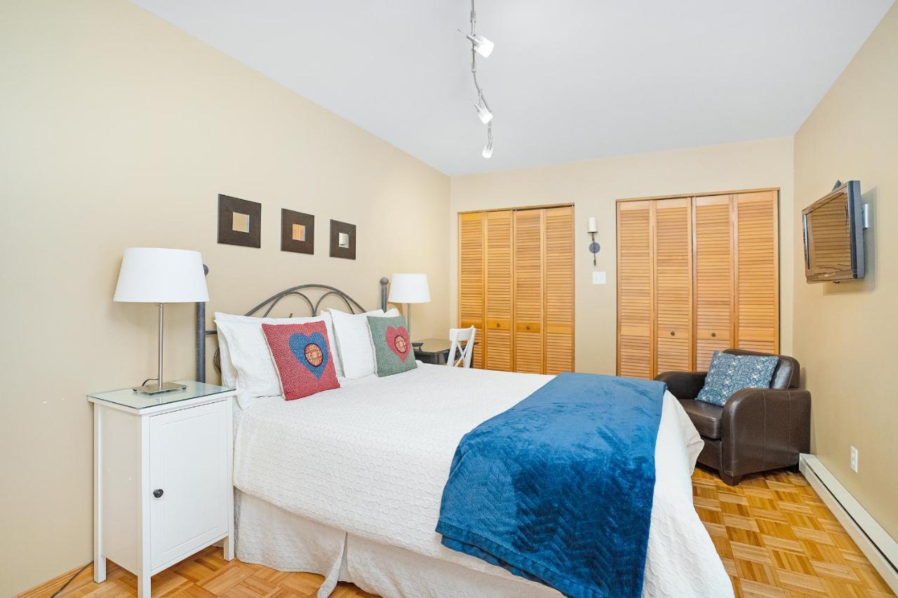 Accueil Chez Francois 4* Montréal